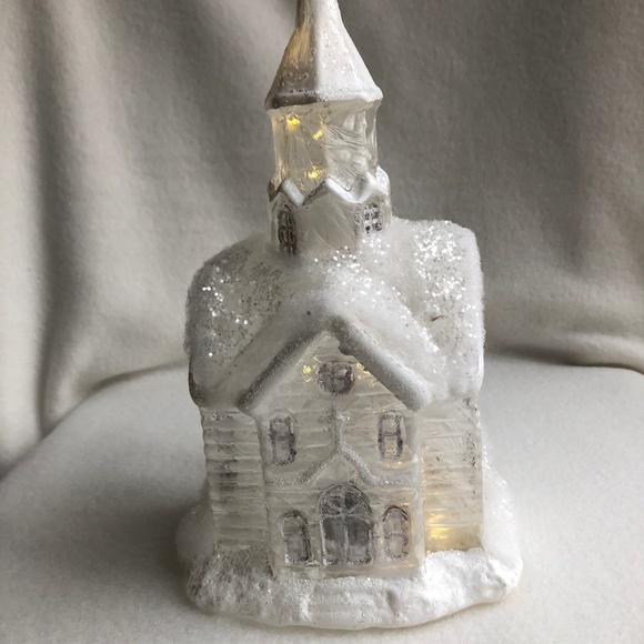 DEMDACO Collection -Xmas Chapel / Battery powered. - Picture 4 of 4